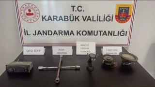 Otodan hırsızlık yapan zanlı yakalandı