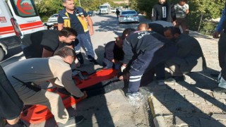 Otomobil ile çarpışan motosikletin sürücüsü ağır yaralandı