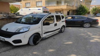 Otomobil ile hafif ticari araç çarpıştı: 1 yaralı