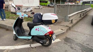 Otomobil motosiklete çarpıp kaçtı