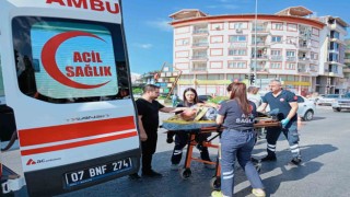 Otomobilin çarptığı yaşlı adam yaralandı