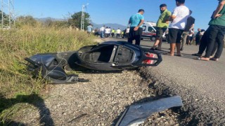 Otomobille çarpışan elektrikli motosikletteki çocuk öldü, kuzeni ağır yaralandı
