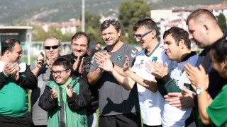 Özel çocuklar Kocaelispor futbolcularıyla bir araya geldi