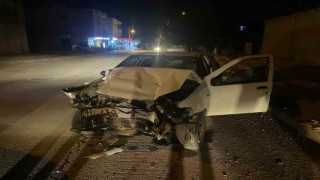 Park halindeki otomobile arkadan çarptı: 1 yaralı
