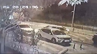 Park halindeki otomobile çarptı, bir şey olmamış gibi gitti