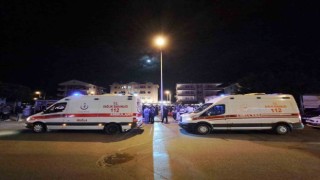 Parkta bıçaklı kavga, yaralanan iki kişi hastaneye kaldırıldı