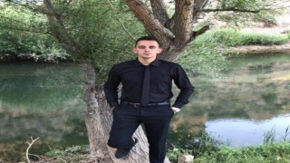 Patlamada ölen işçi arkadaşlarının omzunda toprağa verildi