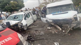 Patnosta trafik kazası: 2si ağır 8 kişi yaralandı