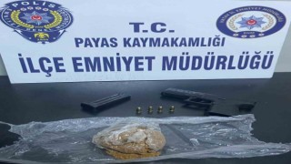 Payasta durdurulan araçta silah ve uyuşturucu ele geçirildi