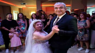 Platonik aşkına kavuşamadı, damatsız düğün yaptı