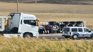 Polatlıda tır devrildi: 1 yaralı