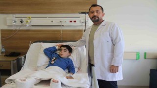 Rahatsızlığından dolayı yürüyemeyen çocuk tedavi sonrası adım atacağı günü bekliyor
