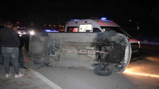 Refüje çarpıp takla atan araçta aynı aileden 5 kişi yaralandı