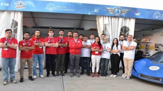 Rektör Yılmaz, TEKNOFEST Adanada öğrencilerle buluştu