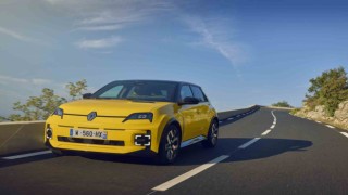 Renault 5 E-Tech %100 Elektrikli test sürüşleri Nicete gerçekleşiyor