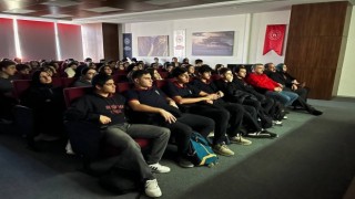“Sadık Ahmet” filmi Erzincanda gençlerle buluştu