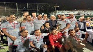 Sağlıklı kalpler sezonu futbol turnuvasında efsaneler sahada