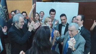 Sahne Tozu Tiyatrosu 20. yıl kutlamasında ünlüler geçidi