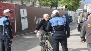 Sakarya Büyükşehir Belediyesi Zabıta ekiplerinden bisiklet sürücülerine uyarı