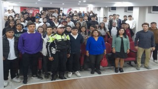Salihlide polis, öğrencilere trafik eğitimi verdi