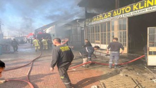Sanayi sitesinde çıkan yangında 5 dükkan zarar gördü