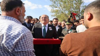 Şehit cenazesine katılan Bakan Yardımcısı Alpay: Terörün kökünü kazıdık, kazımaya devam ediyoruz