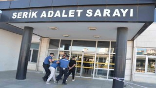 Servis aracı bekleyenleri kurşun yağmuruna tuttular: 3 gözaltı