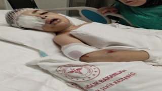 Servis aracının altında kalan Emre Ankaraya gönderildi