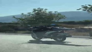 Seyir halindeyken motosikletin üzerine yatarak ölümüne yolculuk