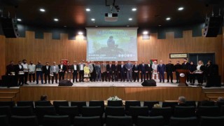Şiirlerini Filistin için kitaplaştırdılar