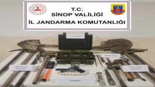Sinopta kaçak kazı yapan şahıslara suçüstü: 3 gözaltı