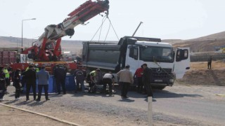 Şırnakta kamyon ile motosiklet çarpıştı: 1 ölü