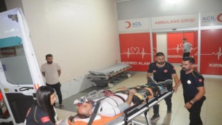 Şırnakta tır hafif ticari araçla kafa kafaya çarpıştı: 3 yaralı