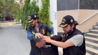 Şişlide tartıştığı eşini silahla öldürüp kaçan cani koca yakalandı: Şüpheli adliyeye sevk edildi
