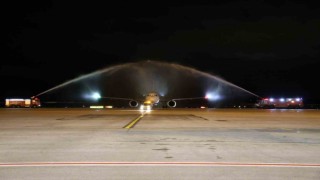 Sivasta İzmir uçağı törenle karşılandı