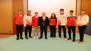 Sivasta “Zirvedeki Yiğidolar” ödüllerini aldı