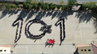Siverekte 700 öğrenciden Cumhuriyetin 101inci yılı koreografisi