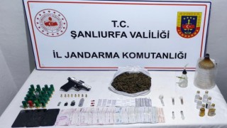 Siverekte jandarma ekiplerince uyuşturucu ve silah ele geçirildi