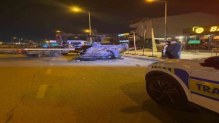 Takla atan otomobildeki 3 kişi yaralandı