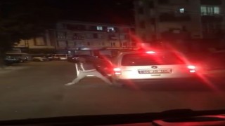 Tartıştığı adamın aracına jop ile saldırdı
