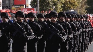 TBMM önünden ilk Meclis binasına 29 Ekim korteji