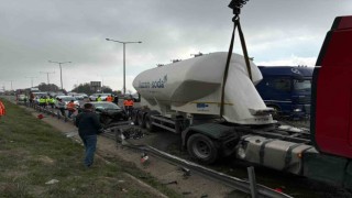 TEMde karşı şeride geçen tanker ortalığı karıştırdı: 2 yaralı