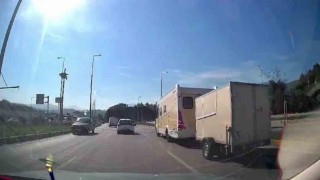 Trafiği tehlikeye düşüren otomobillere 7 bin 879 TL idari para cezası