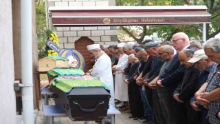 Trafik kazasında hayatını kaybeden 3 aile ferdi son yolculuklarına uğurlandı