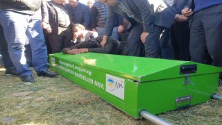Trafik kazasında hayatını kaybeden AK Partili baba ve oğlu yana yana toprağa verildi