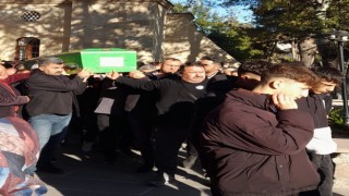 Trafik kazasında hayatını kaybeden lise öğrencisi son yolculuğuna uğurlandı