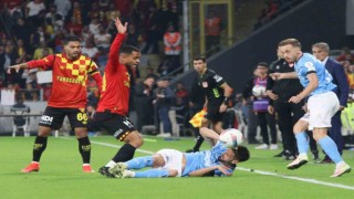 Trendyol Süper Lig: Göztepe: 0 - Trabzonspor: 0 (İlk yarı)