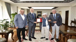 TSK Güçlendirme Vakfından huzurevi sakini Ayyıldıza altın madalya