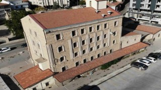 Türkiye Cumhuriyetinin ilk fabrikalarından 100 yaşındaki Azmi Milli hala çalışıyor