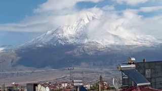 Türkiyenin çatısı beyaza büründü